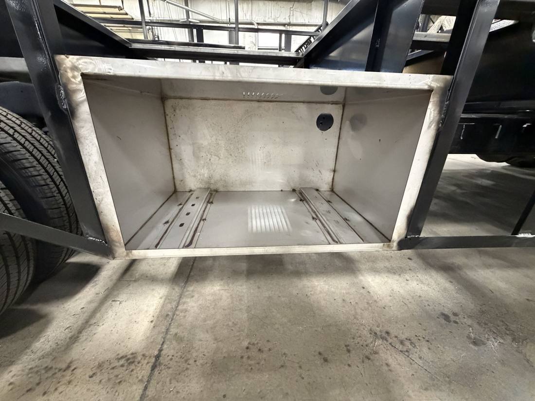 Rear luggage compartment structure