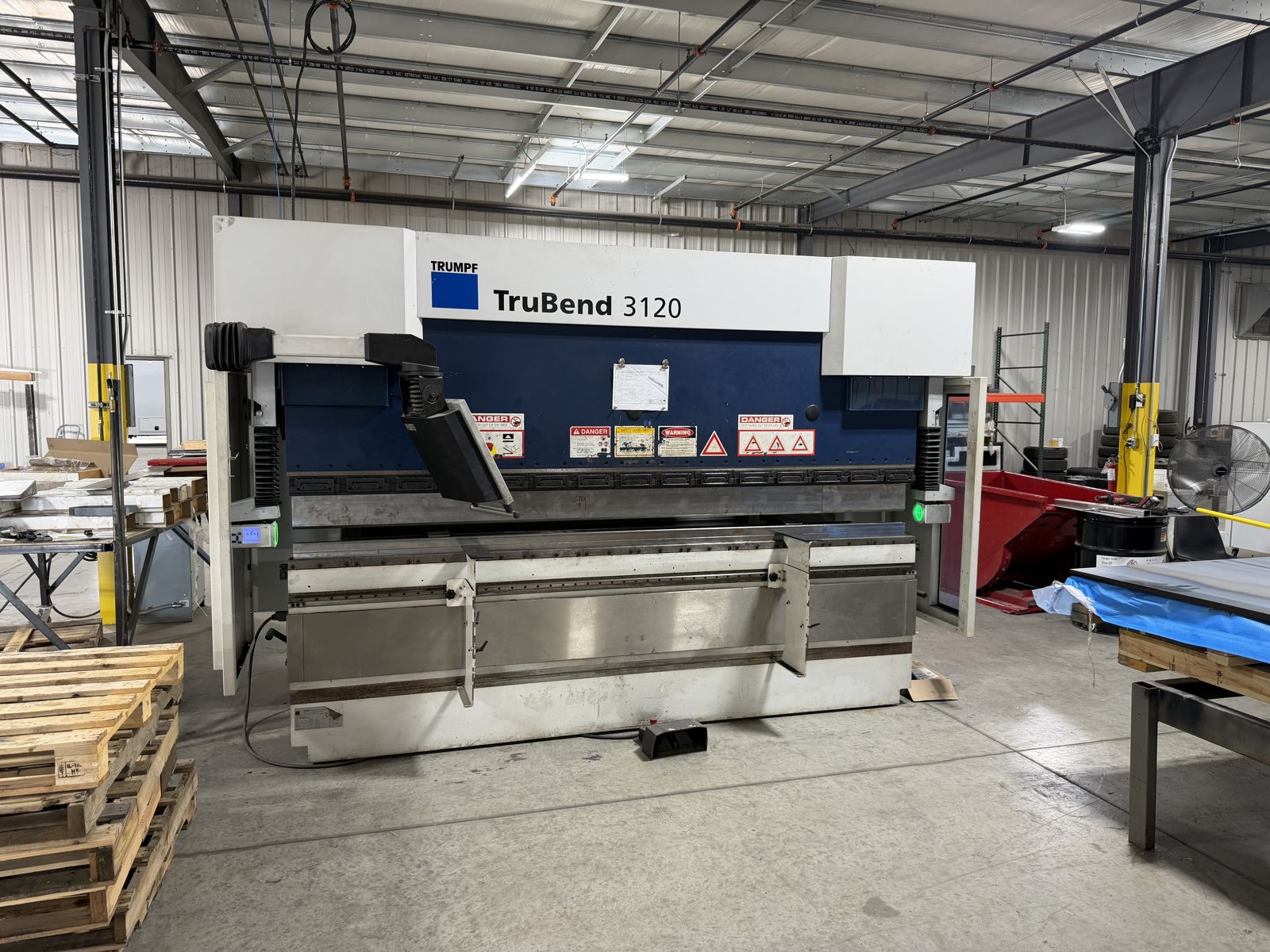 TRUMPF TruBend press brake in the HLE metal shop